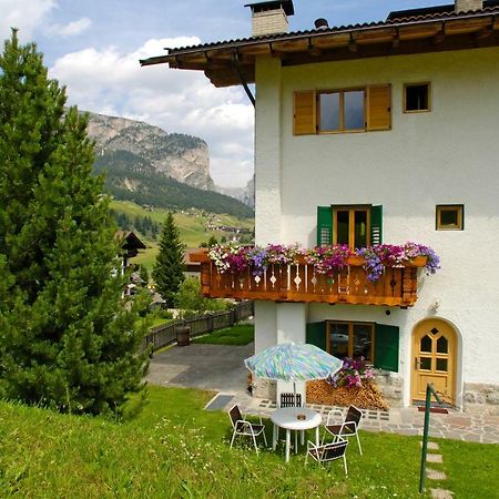 Villa Insam Apartment Wolkenstein in Gröden Exterior foto